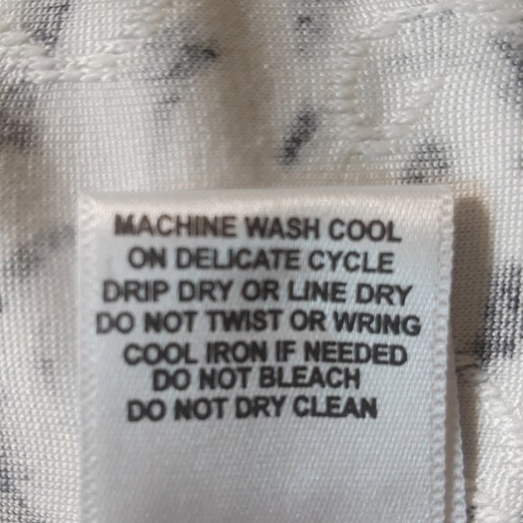 Cathy Black/White Textured Stretch Pullover NWOT - Picture 6 of 6